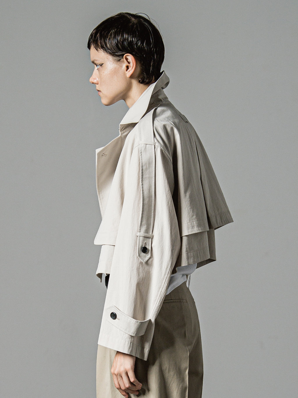 IH05-24SS-46204 Double front crop trench coat