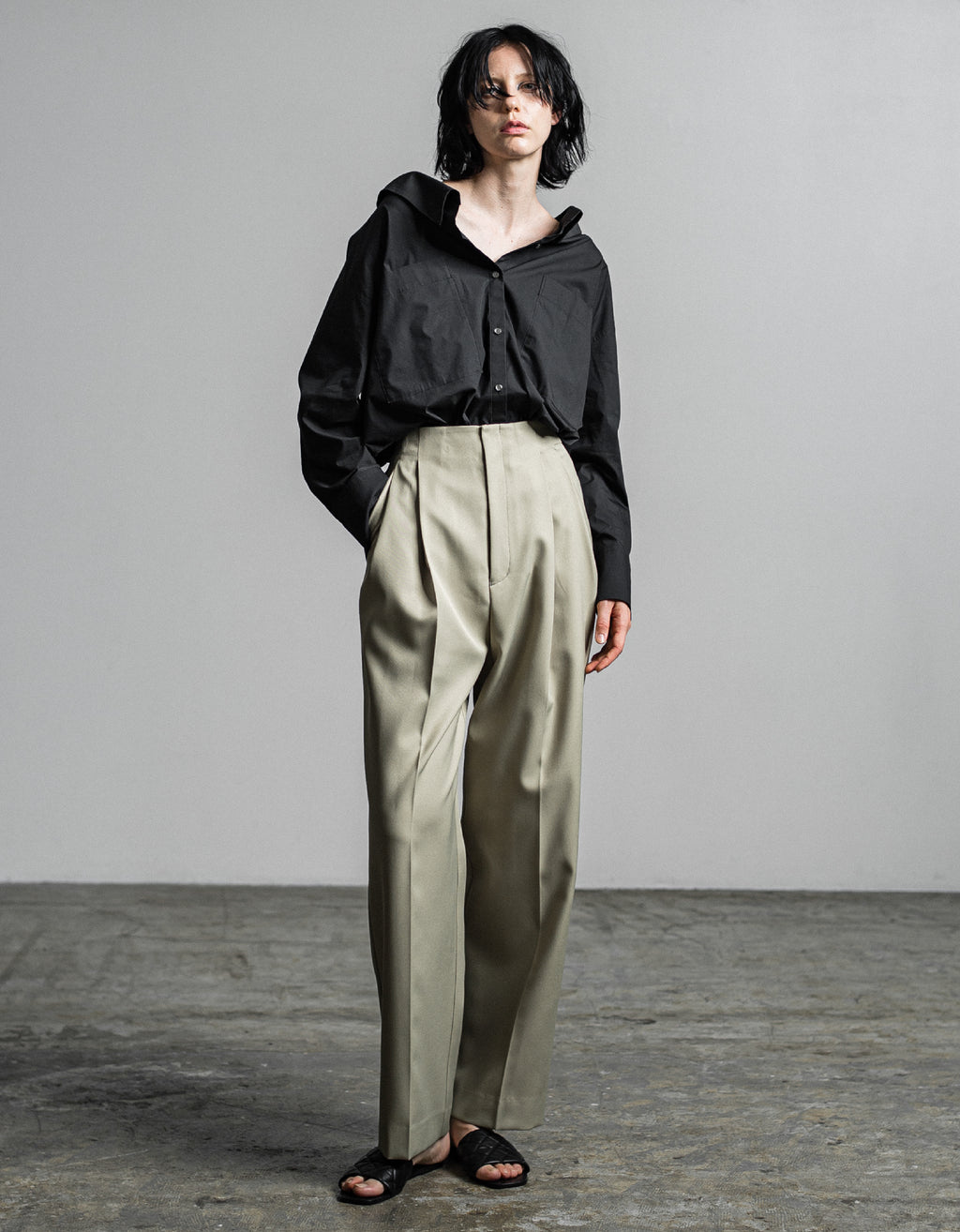 IH10-7P-91311 Barrel Tuck trousers