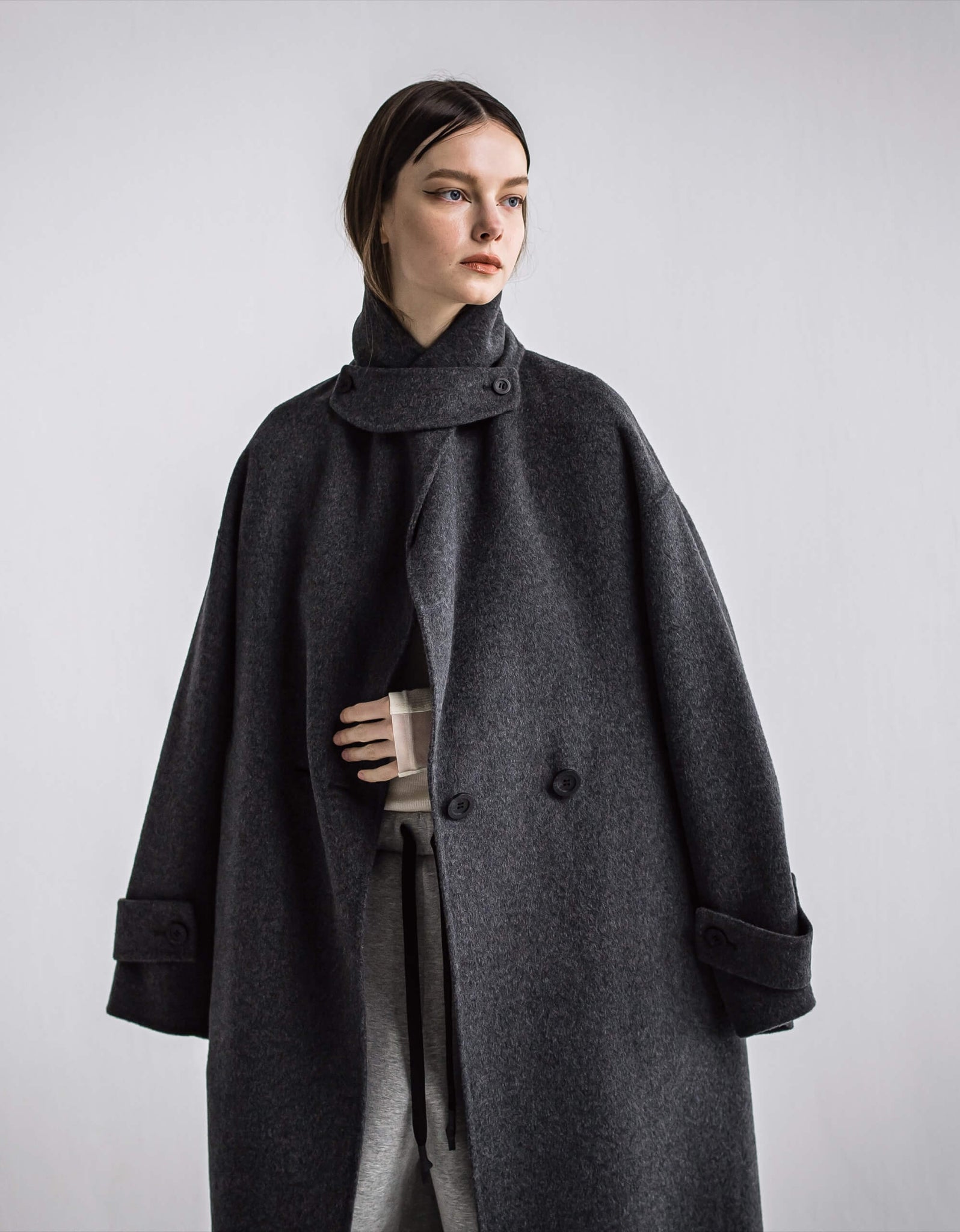 IH04-7A-82908 Super 100's maxi length rever coat