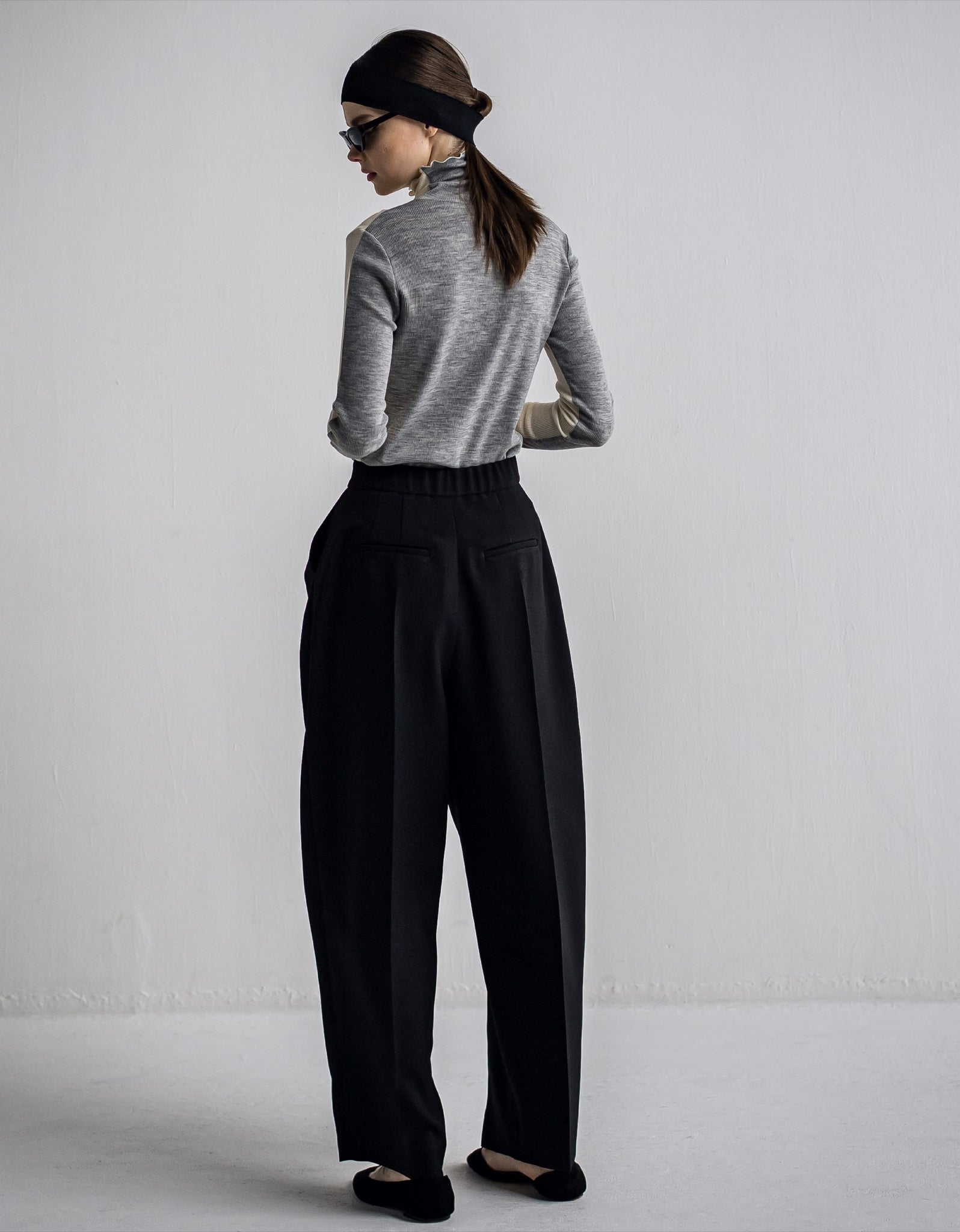 IH10-7A-28811 Tuck Curve Pants