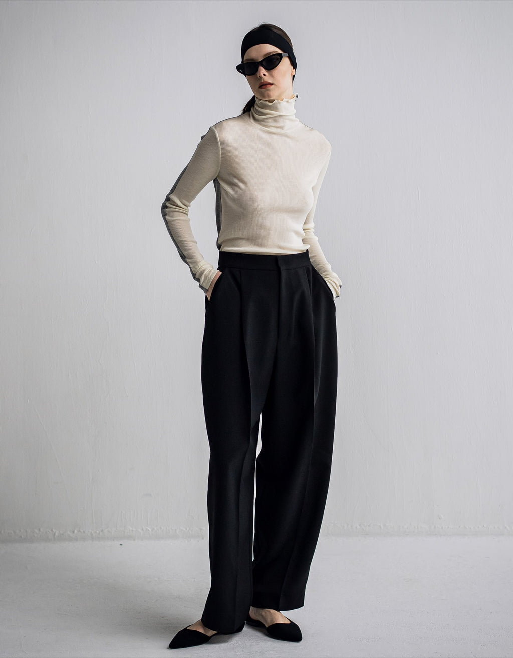 IH10-7A-28811 Tuck Curve Pants