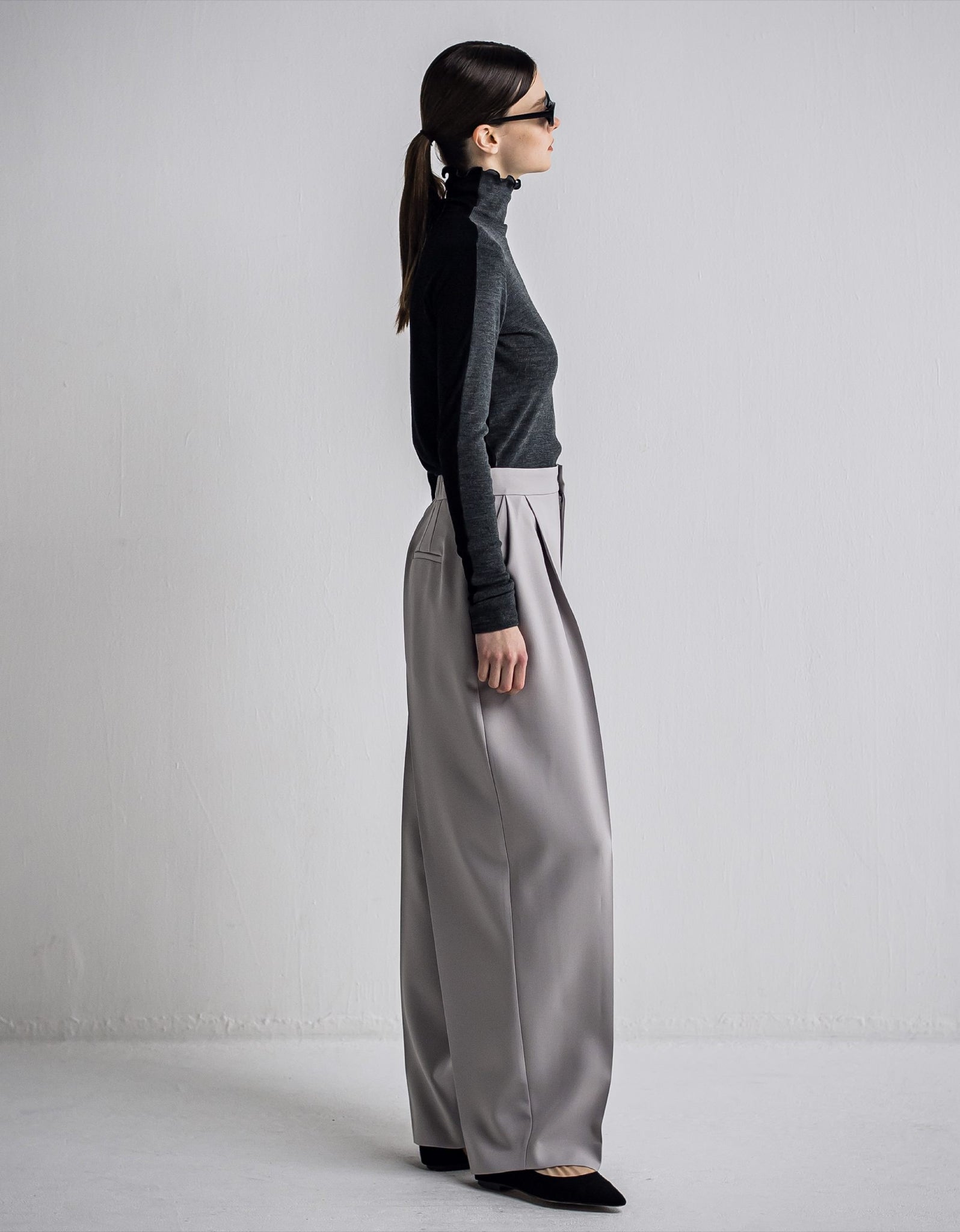 IH10-7A-28811 Tuck Curve Pants