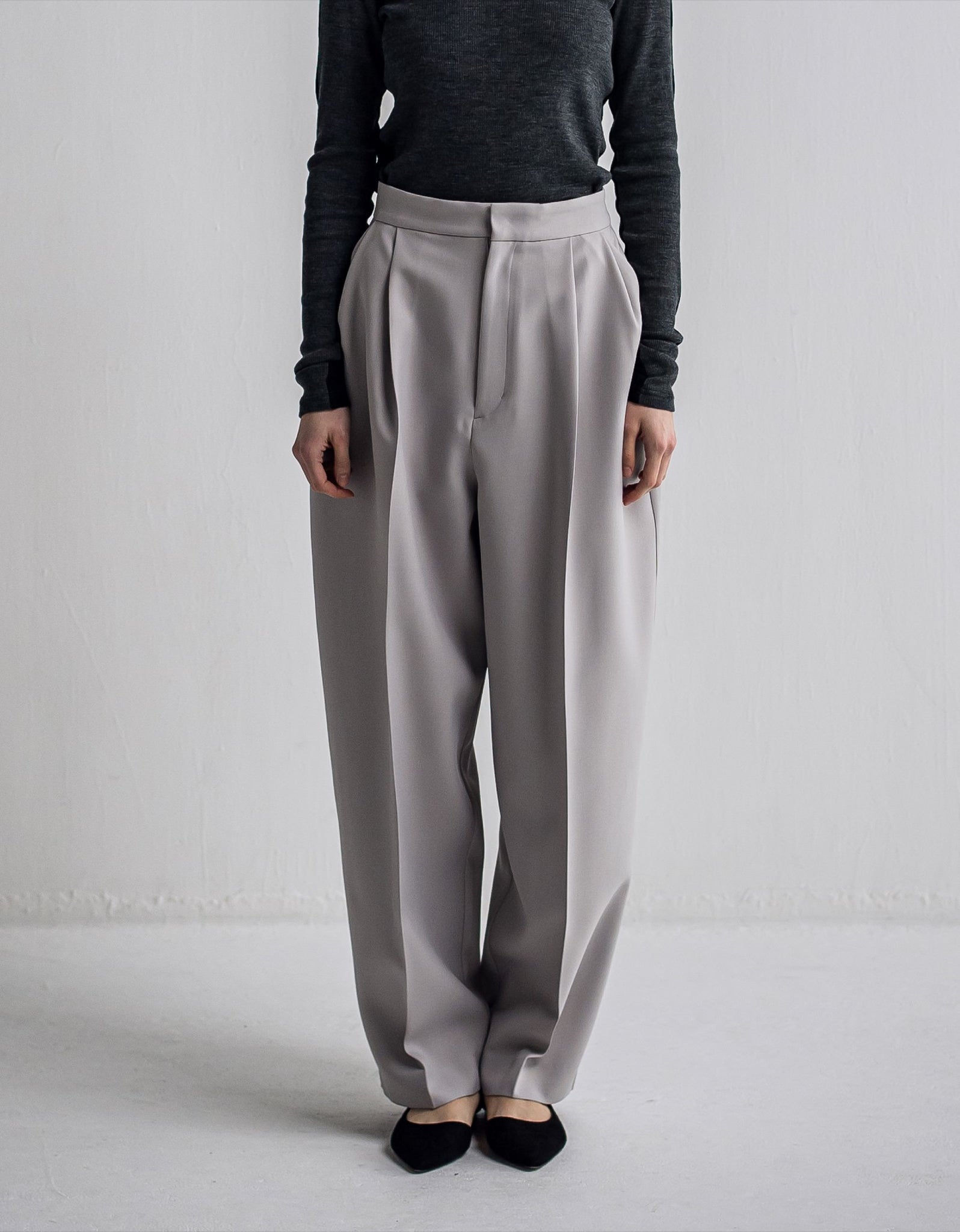 IH10-7A-28811 Tuck Curve Pants