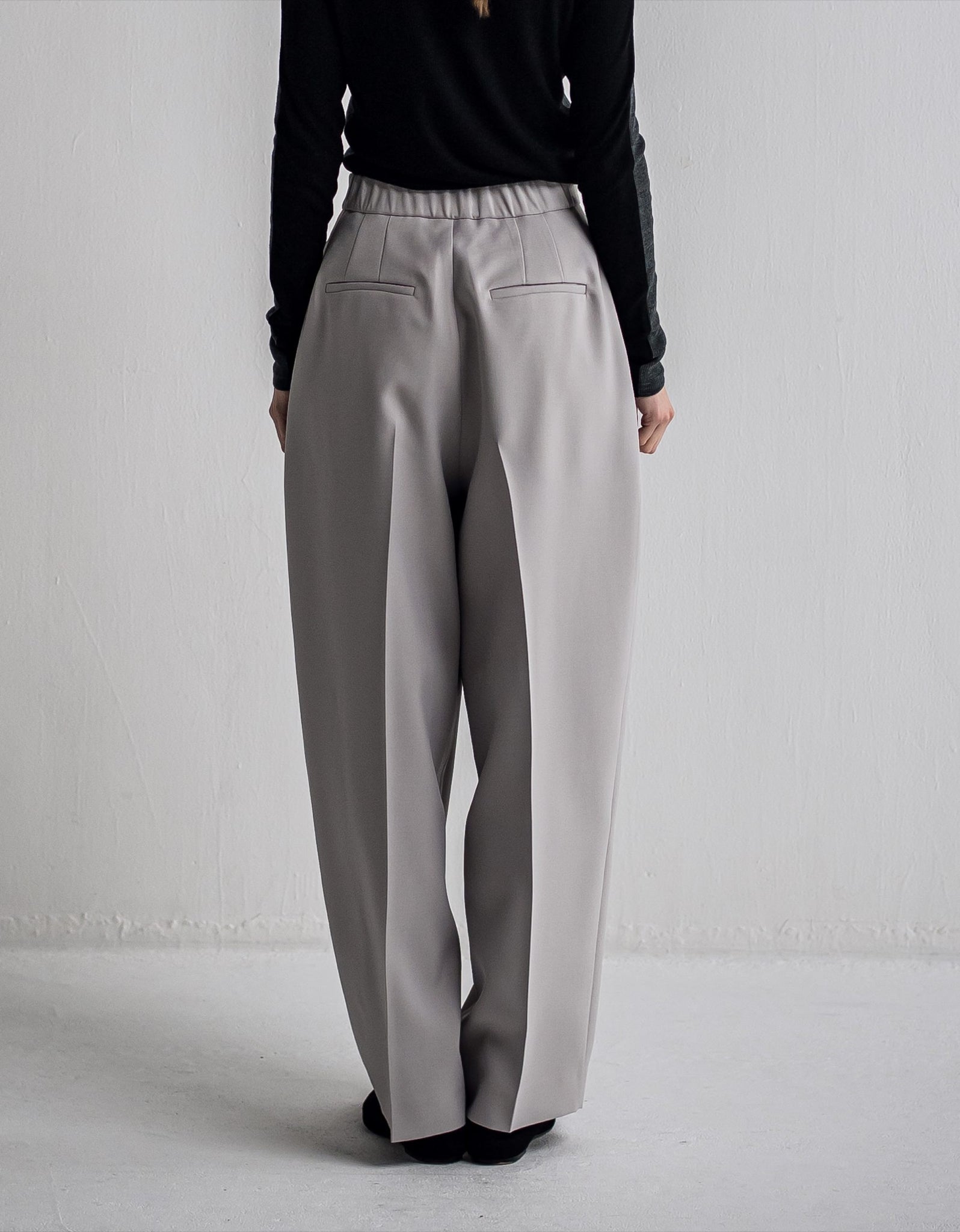 IH10-7A-28811 Tuck Curve Pants