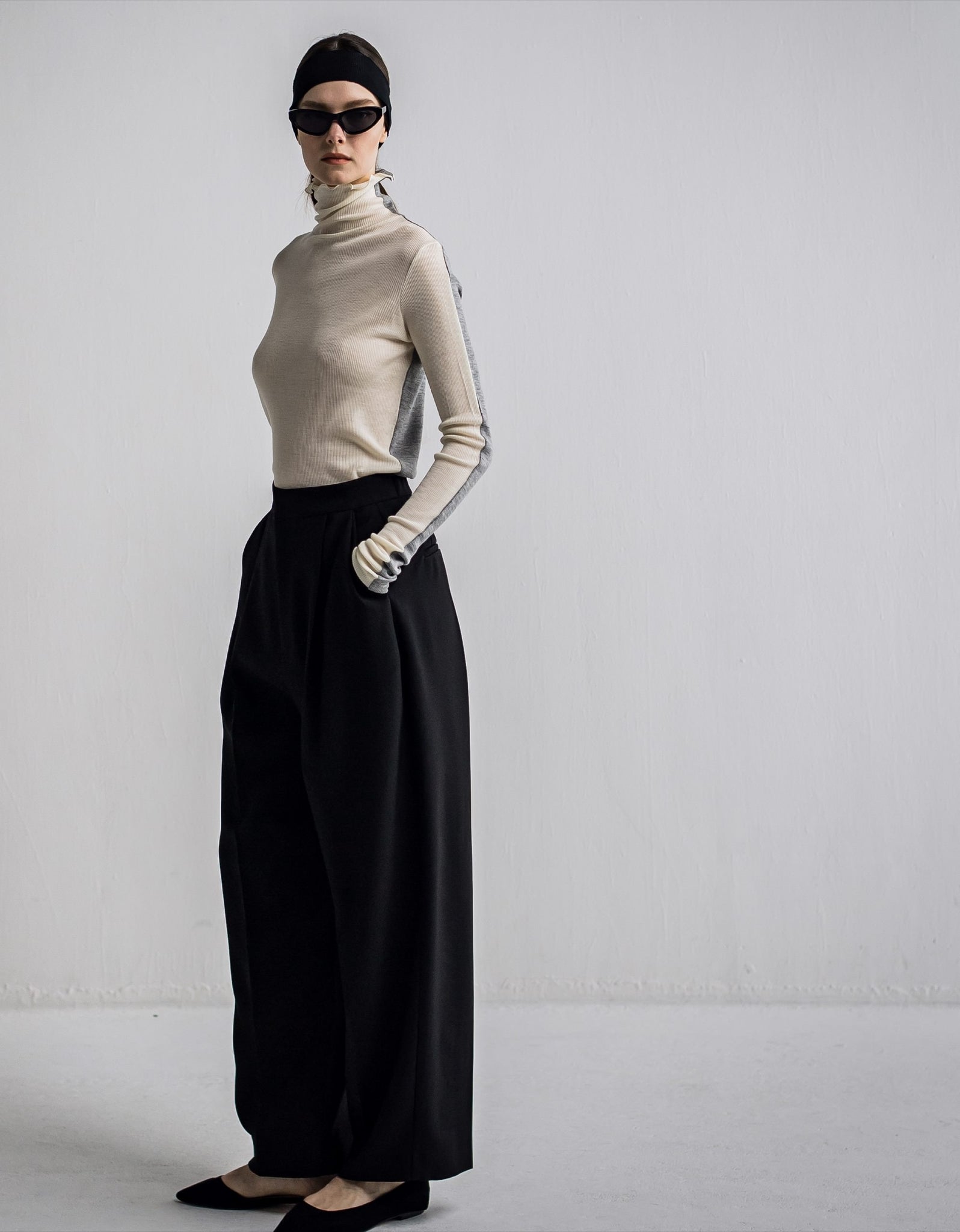 IH10-7A-28811 Tuck Curve Pants